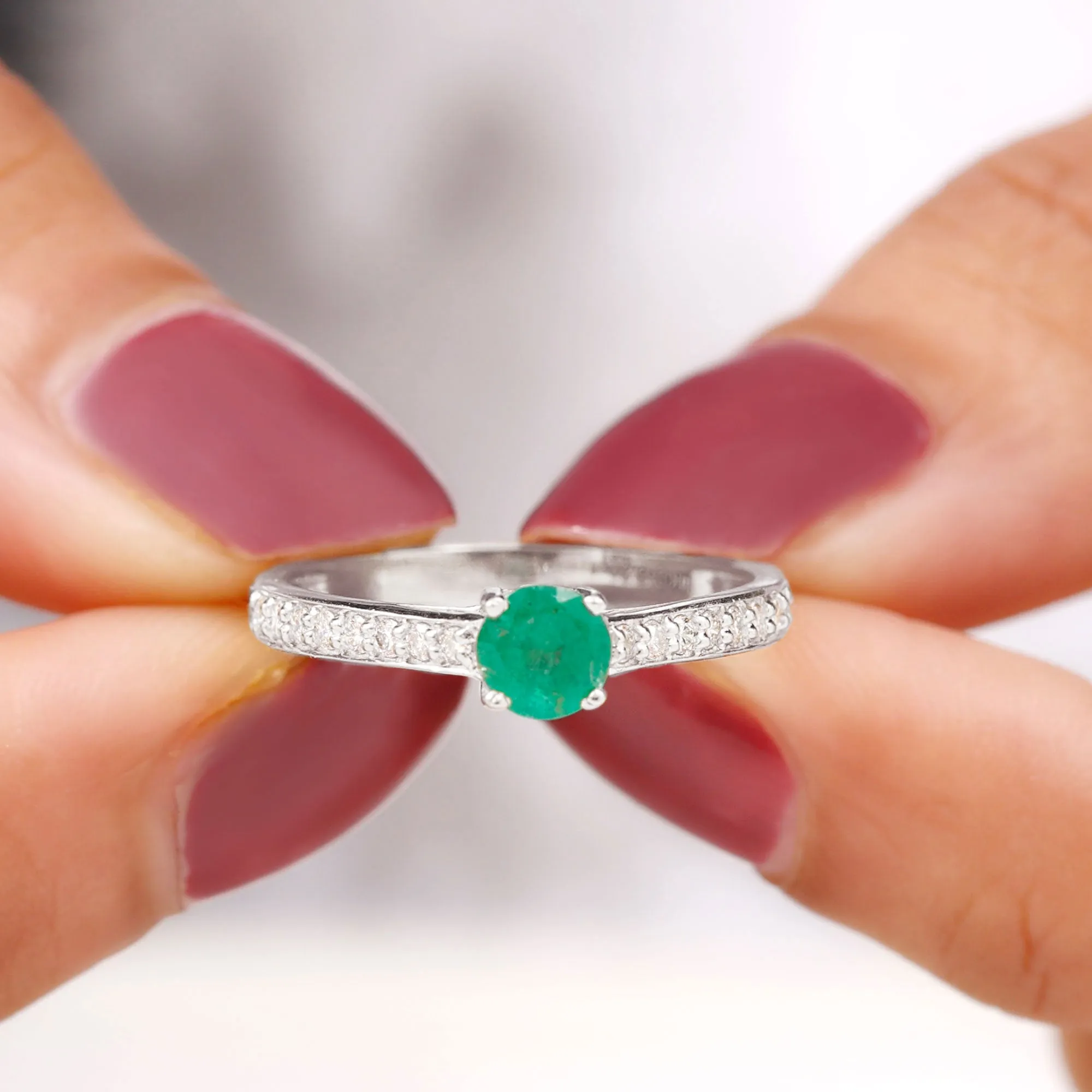 1 CT Classic Emerald and Diamond Ring