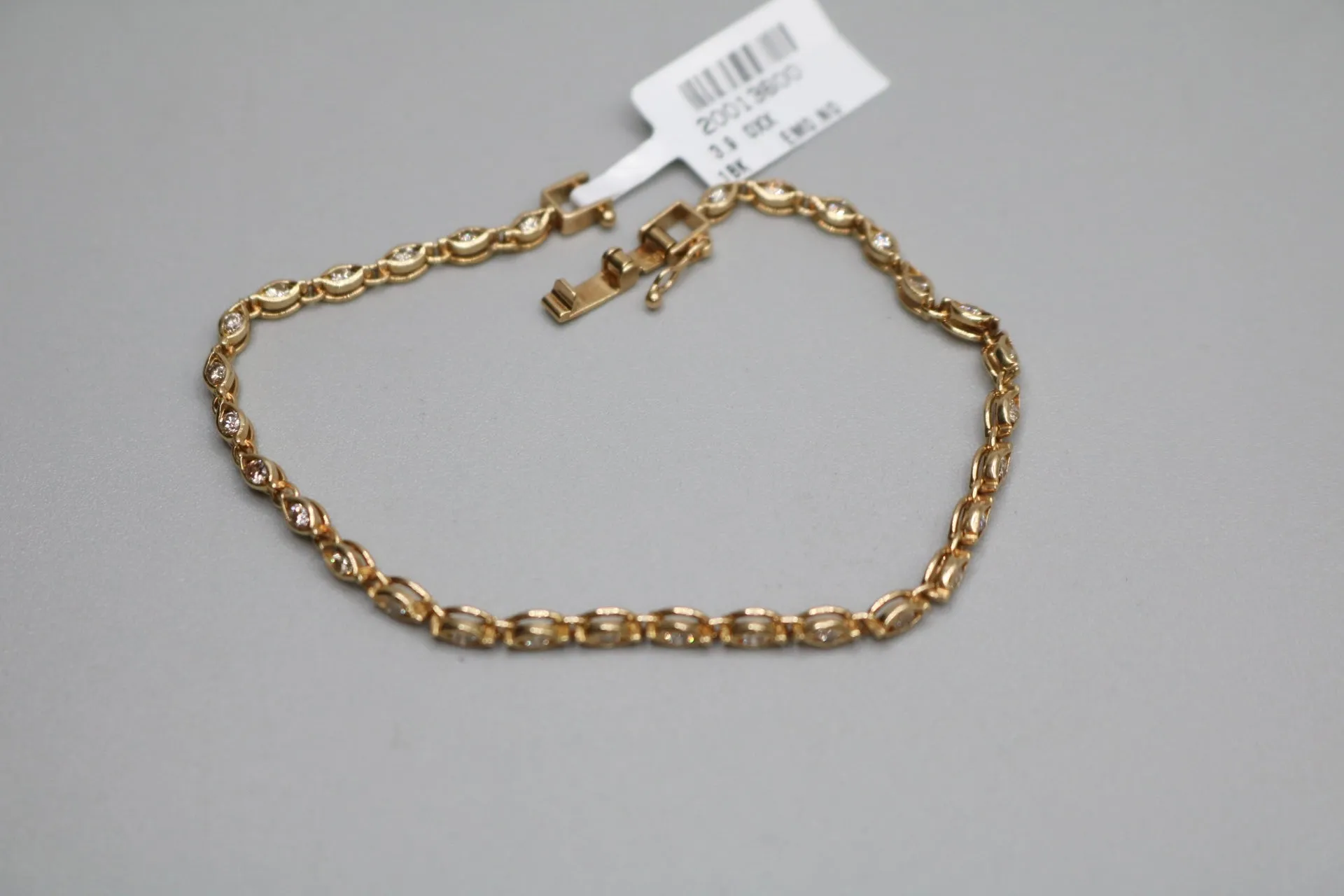 18K Yellow Gold Diamond Tennis Bracelet .90CTW (Length 7")