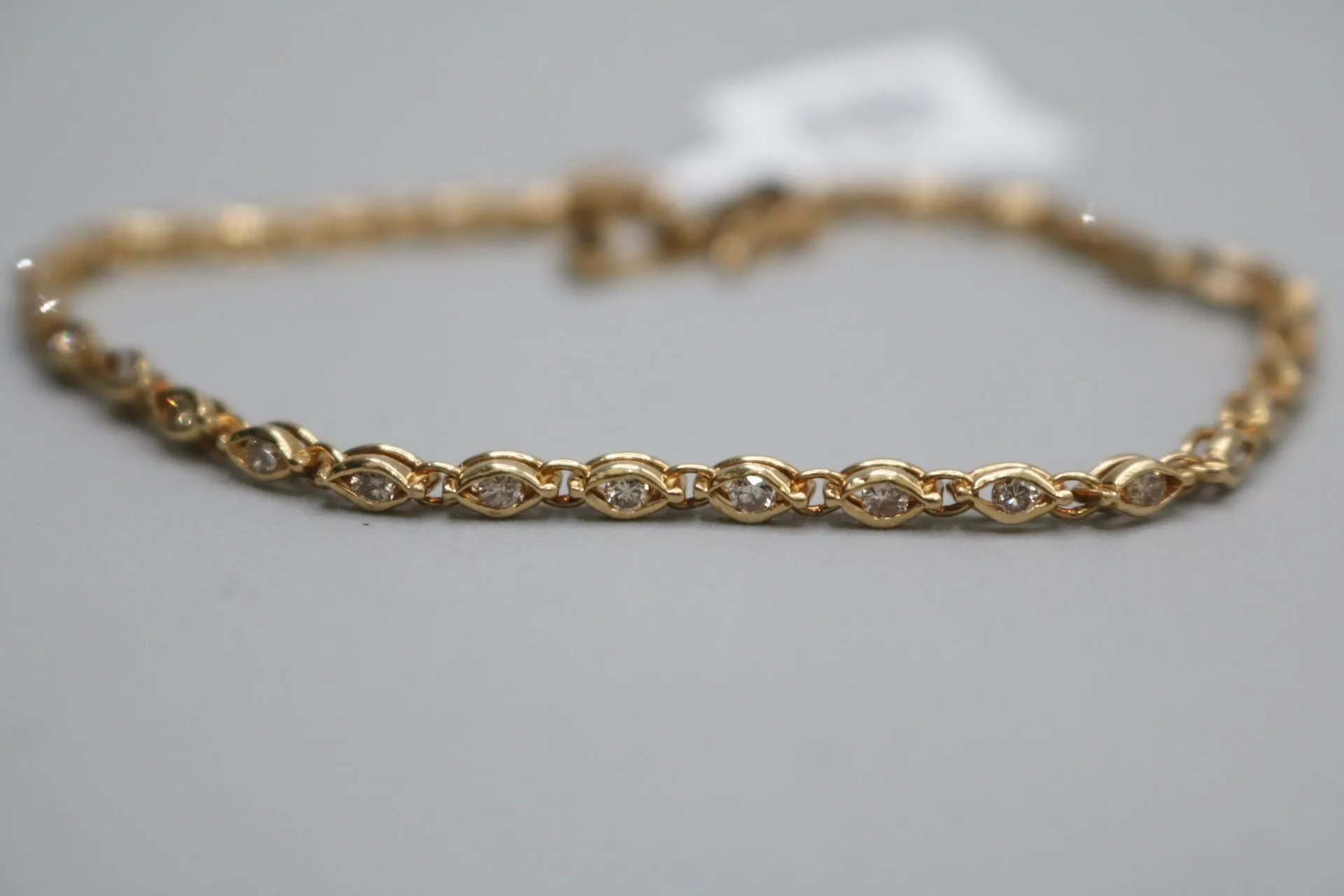 18K Yellow Gold Diamond Tennis Bracelet .90CTW (Length 7")