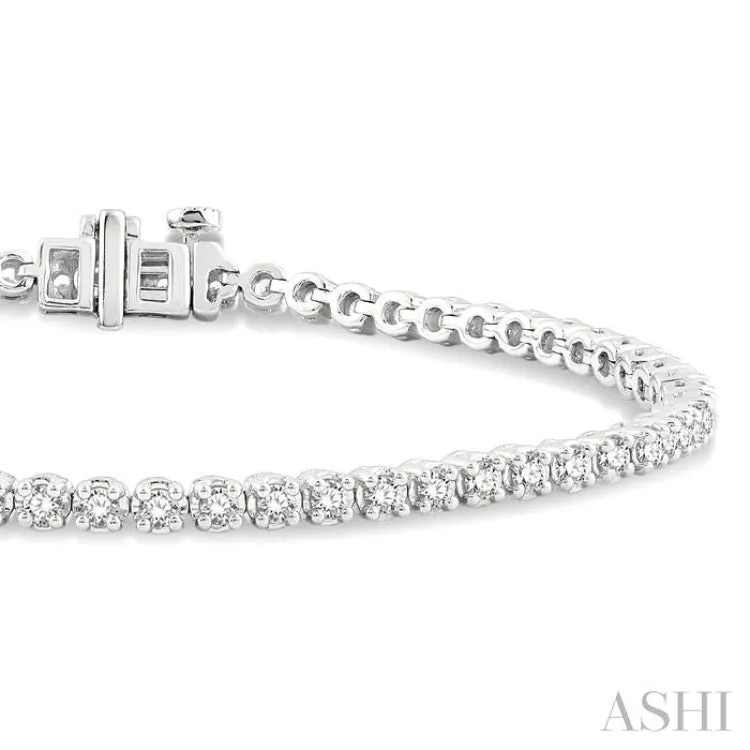 2 Ctw Round Cut Diamond Tennis Bracelet in 14K White Gold