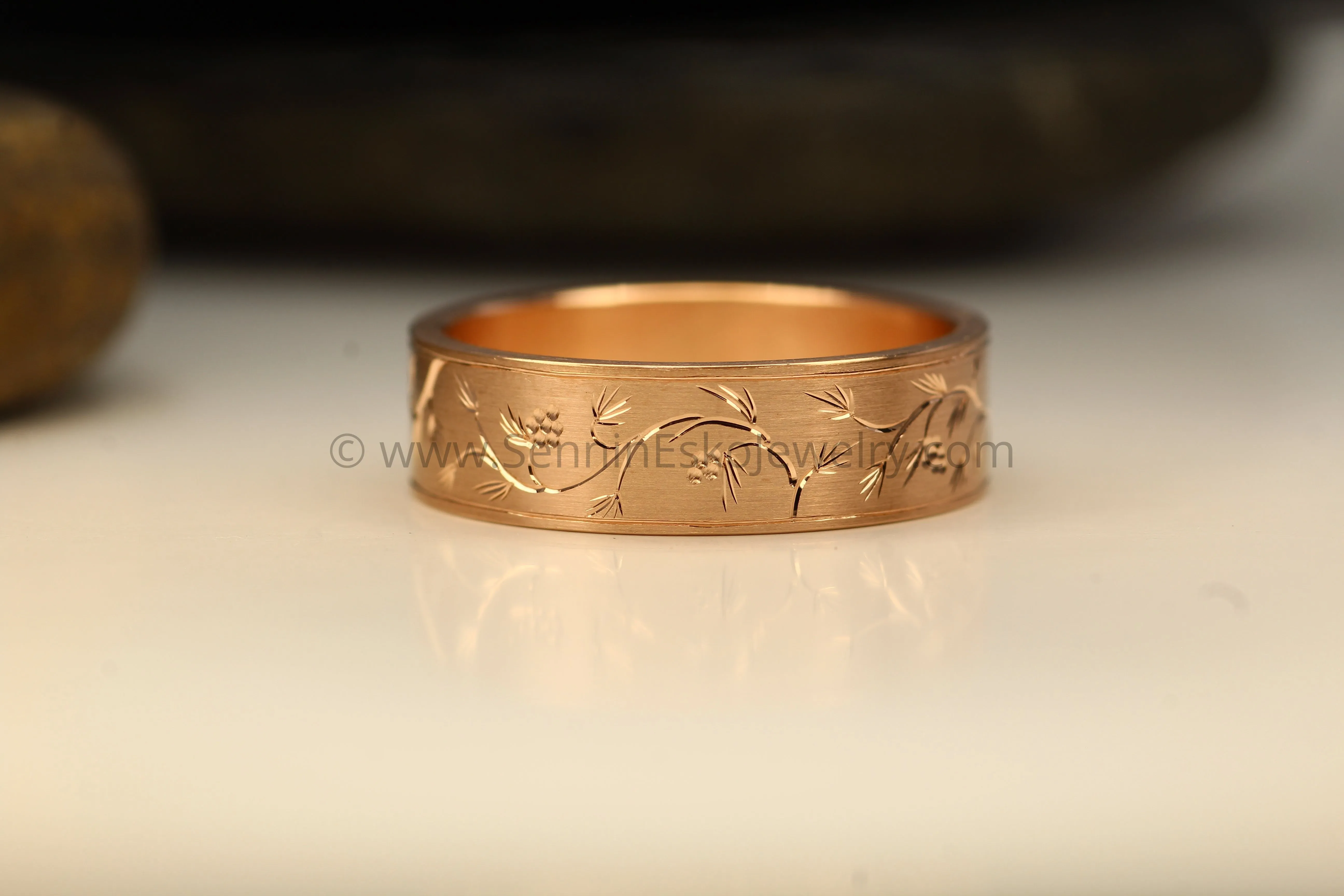 6x1.2mm Pine Sprigs & Pine Cones Variation 1 - Gold Bright Cut Engraved Band