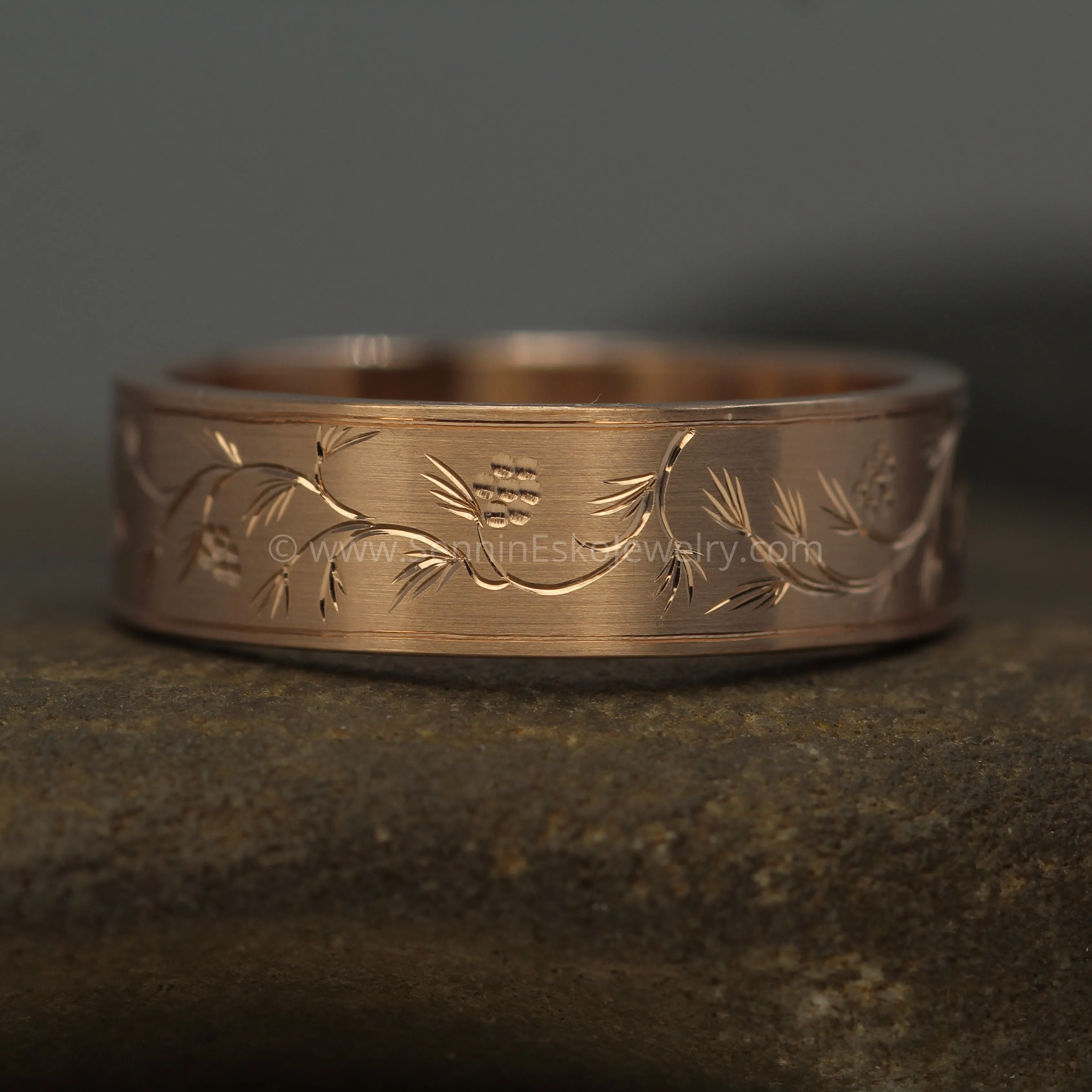 6x1.2mm Pine Sprigs & Pine Cones Variation 1 - Gold Bright Cut Engraved Band