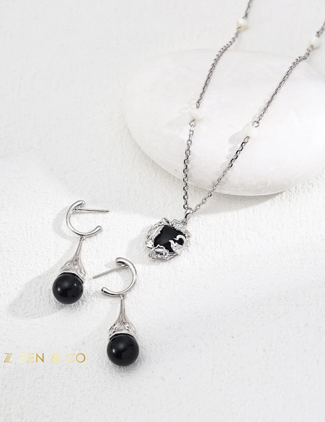 ALARA Black Onyx Pendant Necklace