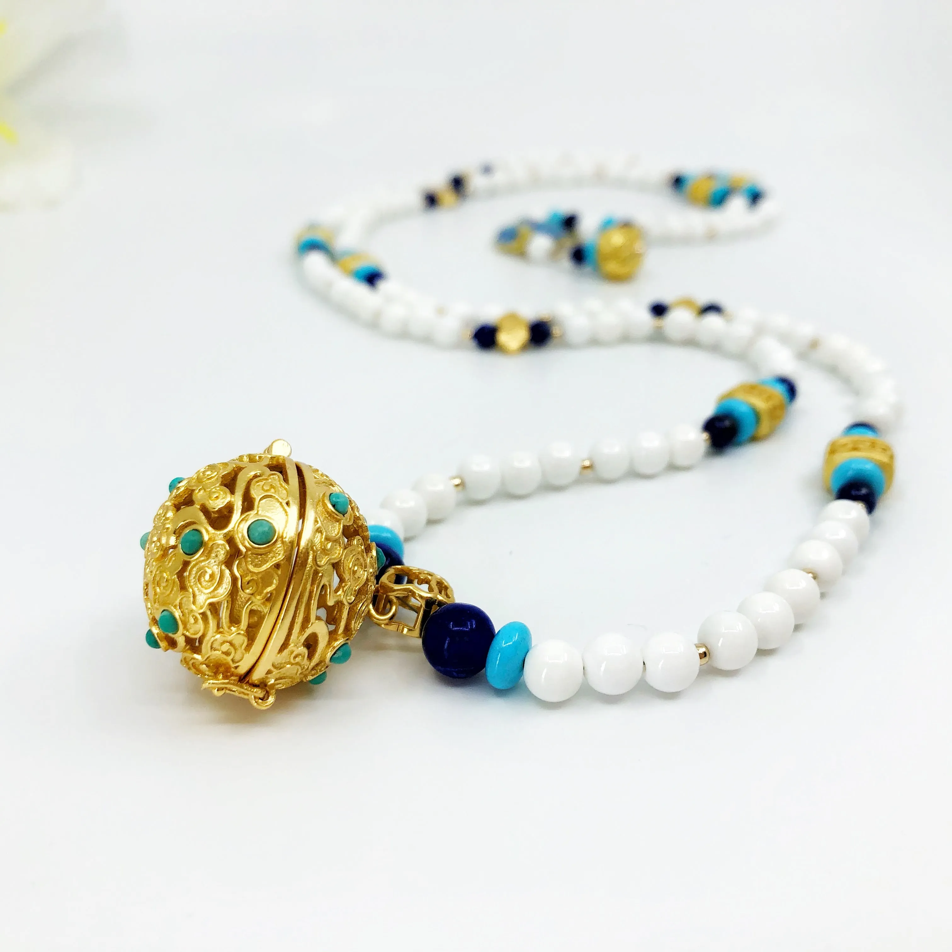 Auspicious Beaded Tridacna Locket Necklace