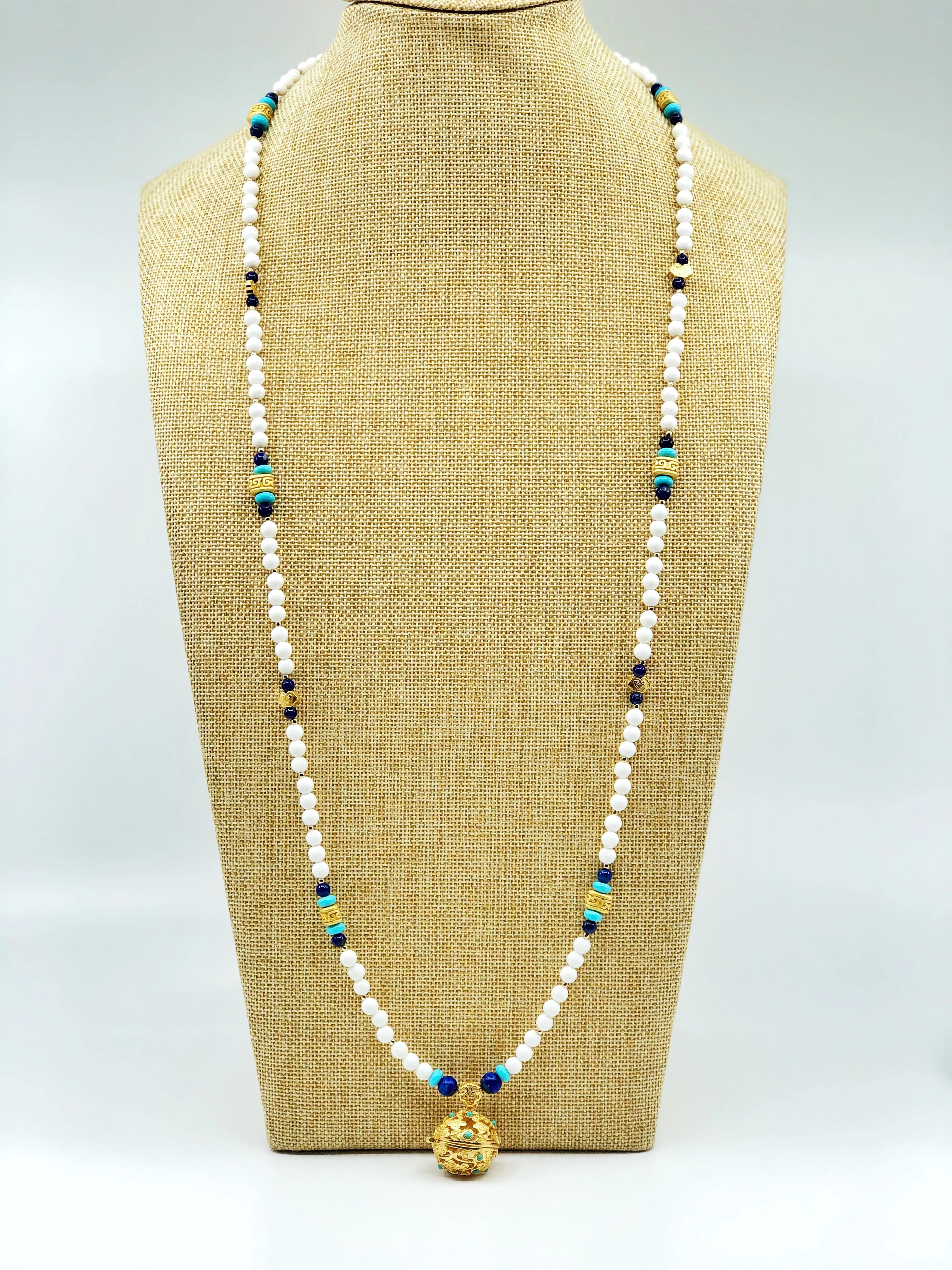 Auspicious Beaded Tridacna Locket Necklace