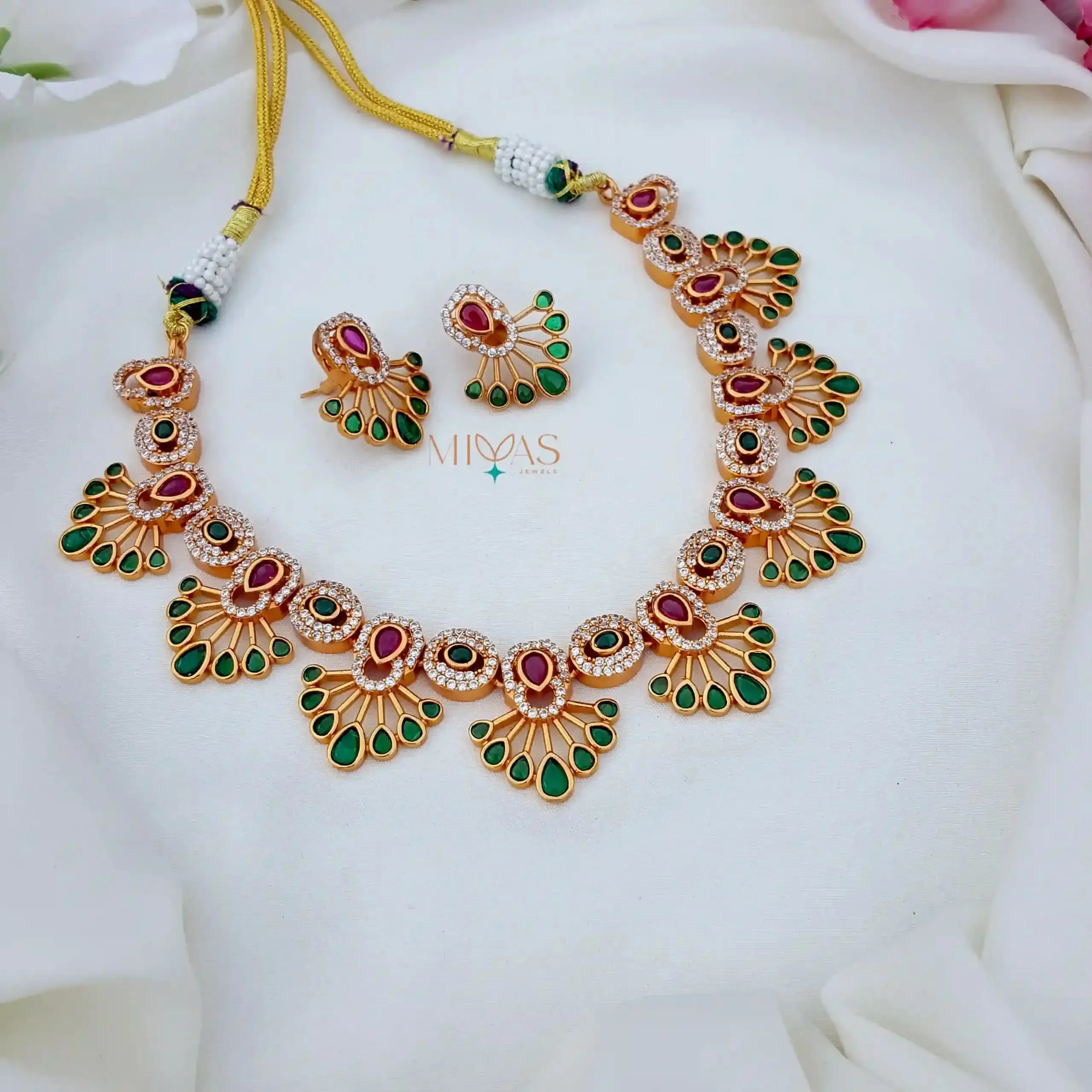 Beautiful Heritage Floral AD Stone Necklace - Green