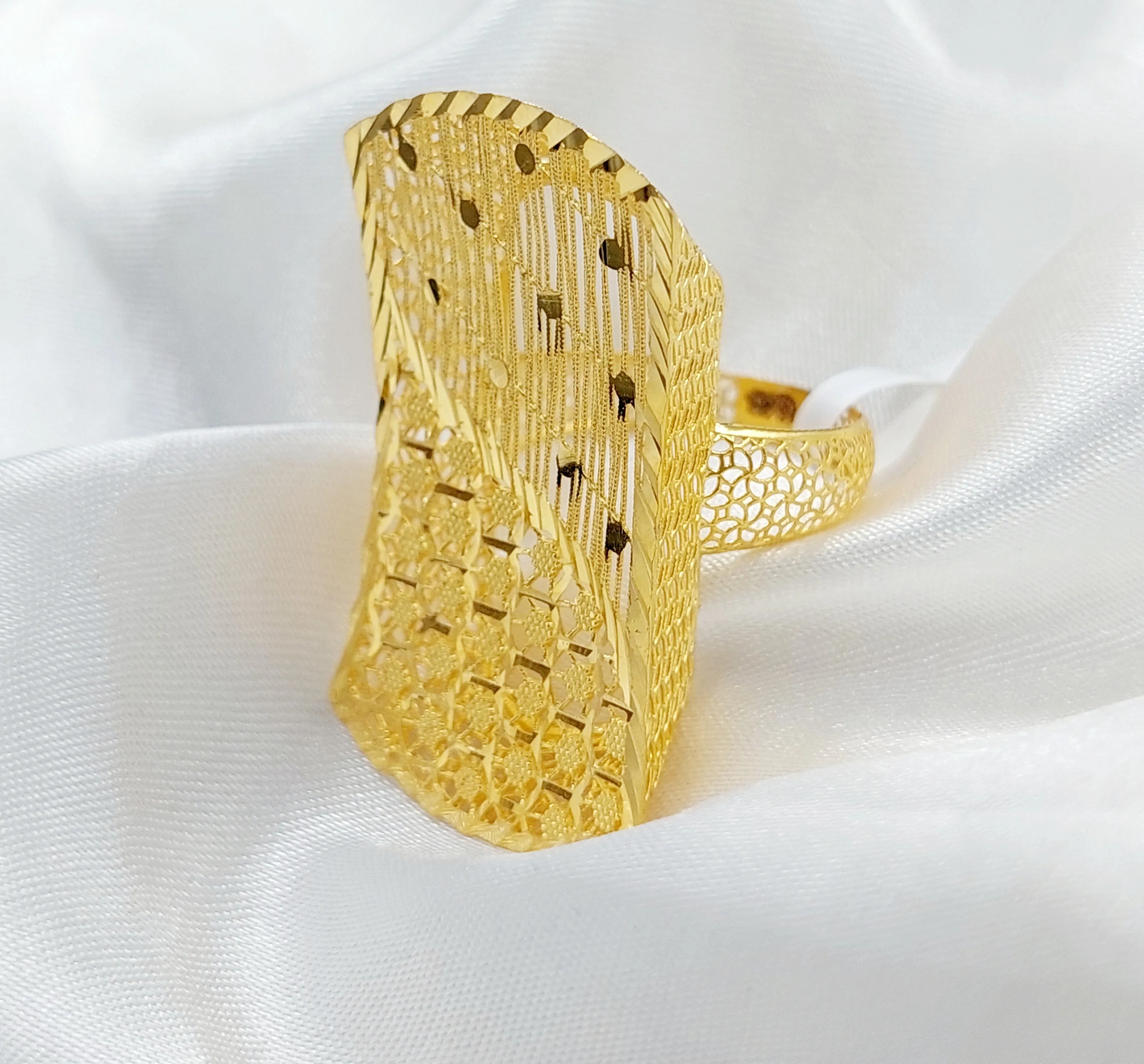 Beehive Ring