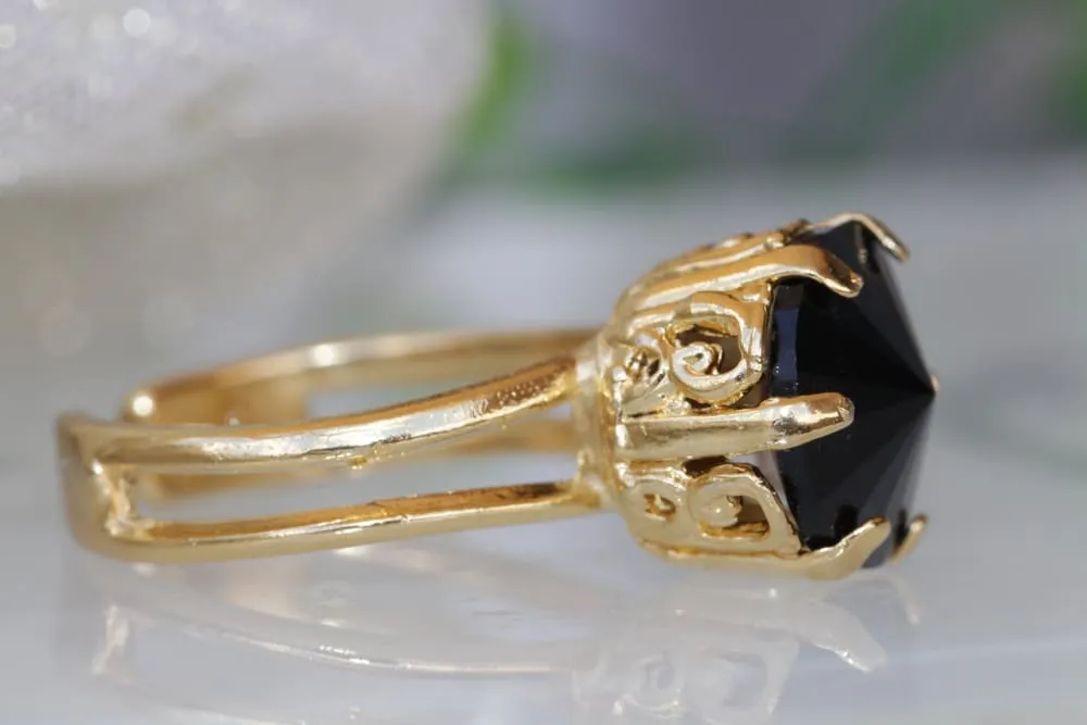 BLACK GOLD RING