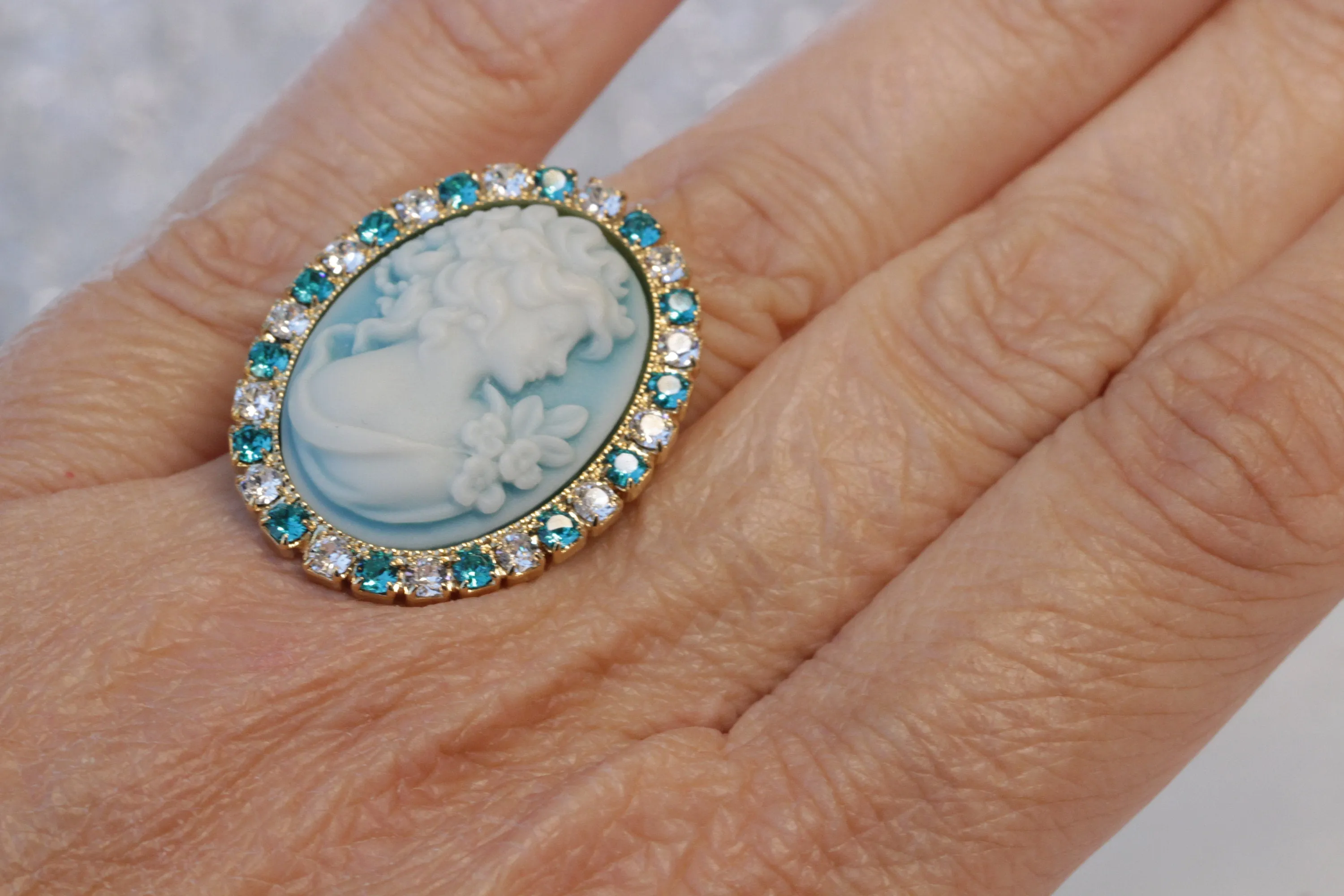 BLUE CAMEO RING