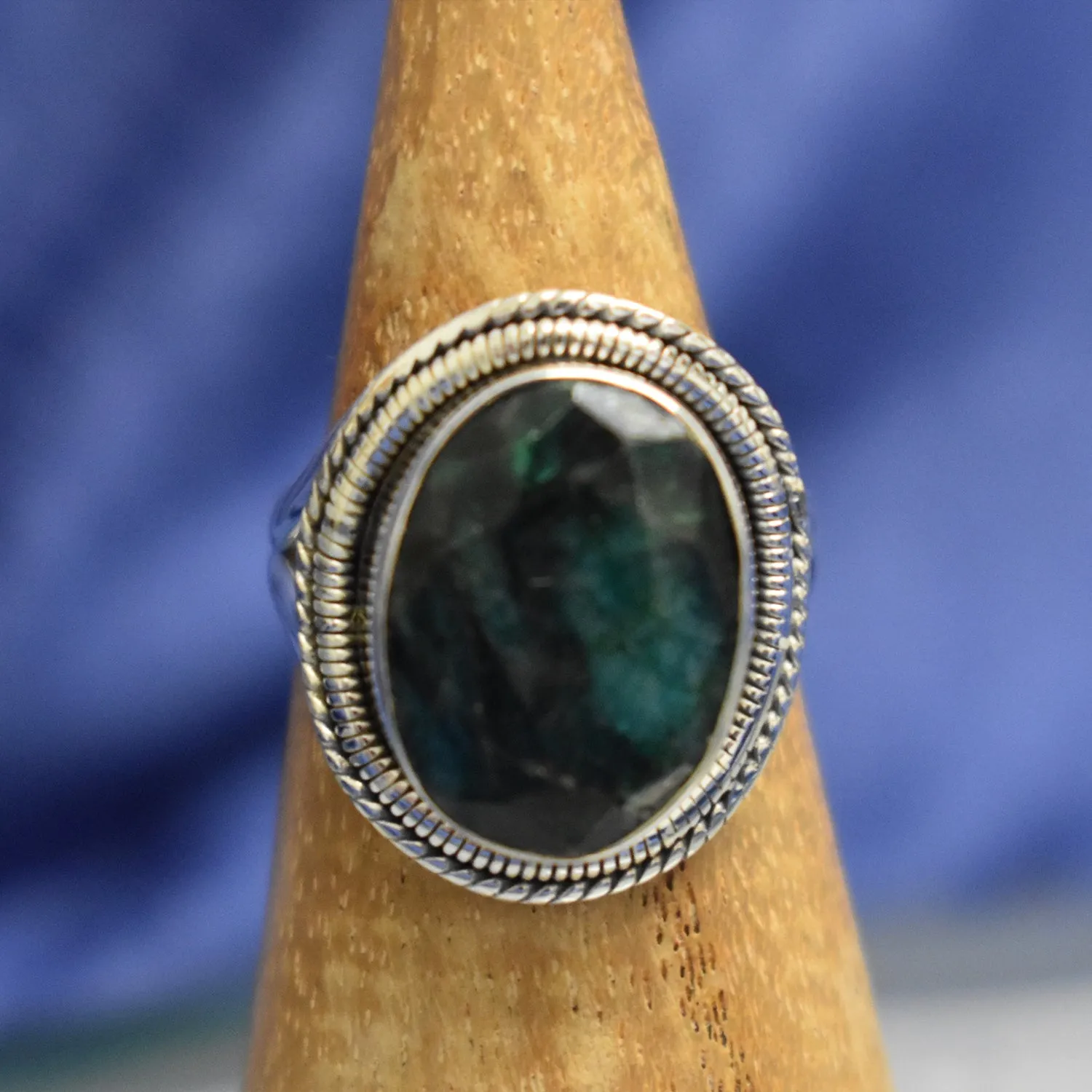 Detailed Emerald Ring (925) Sterling Silver