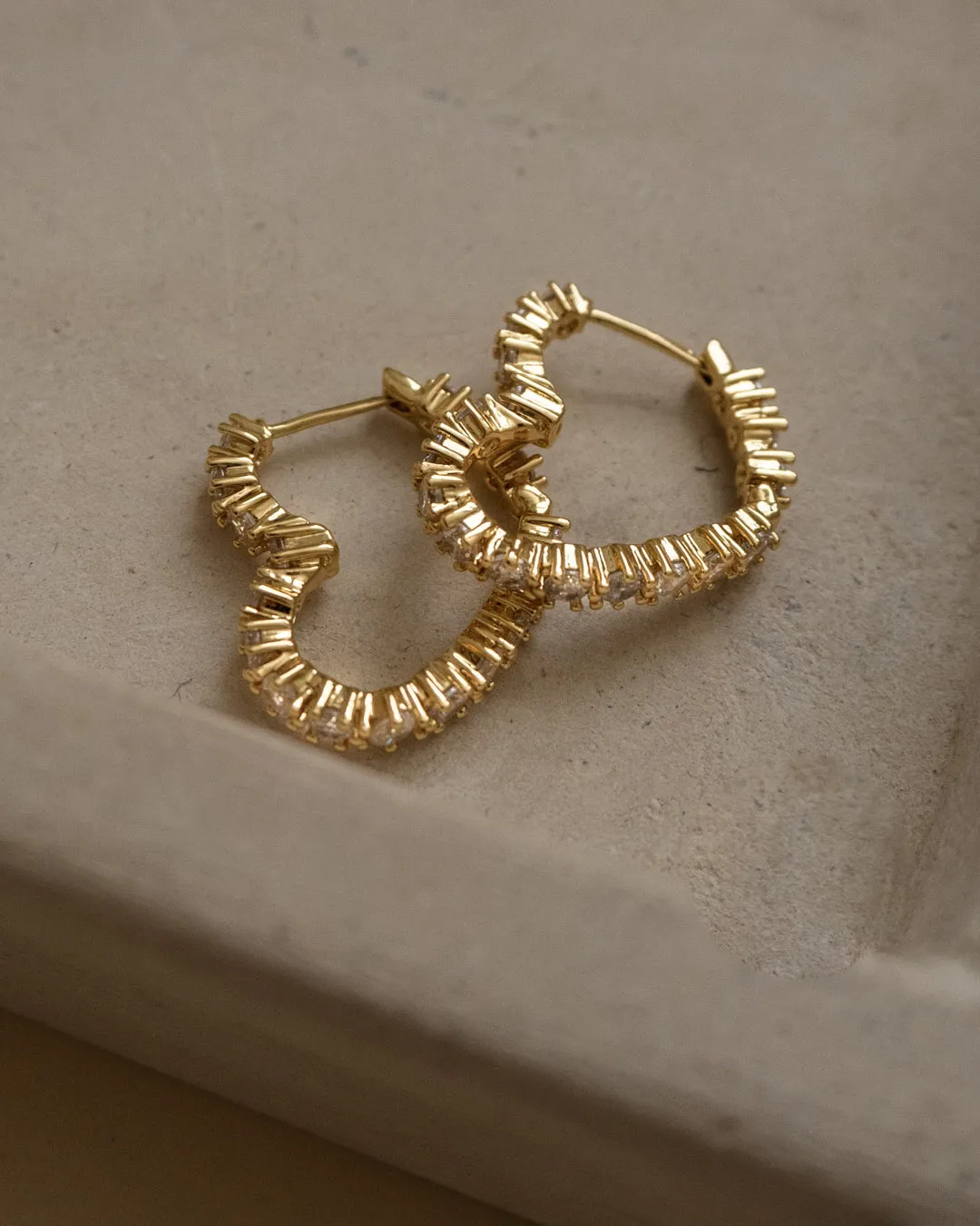 Diamond Heart Bijoux Hoops- Gold