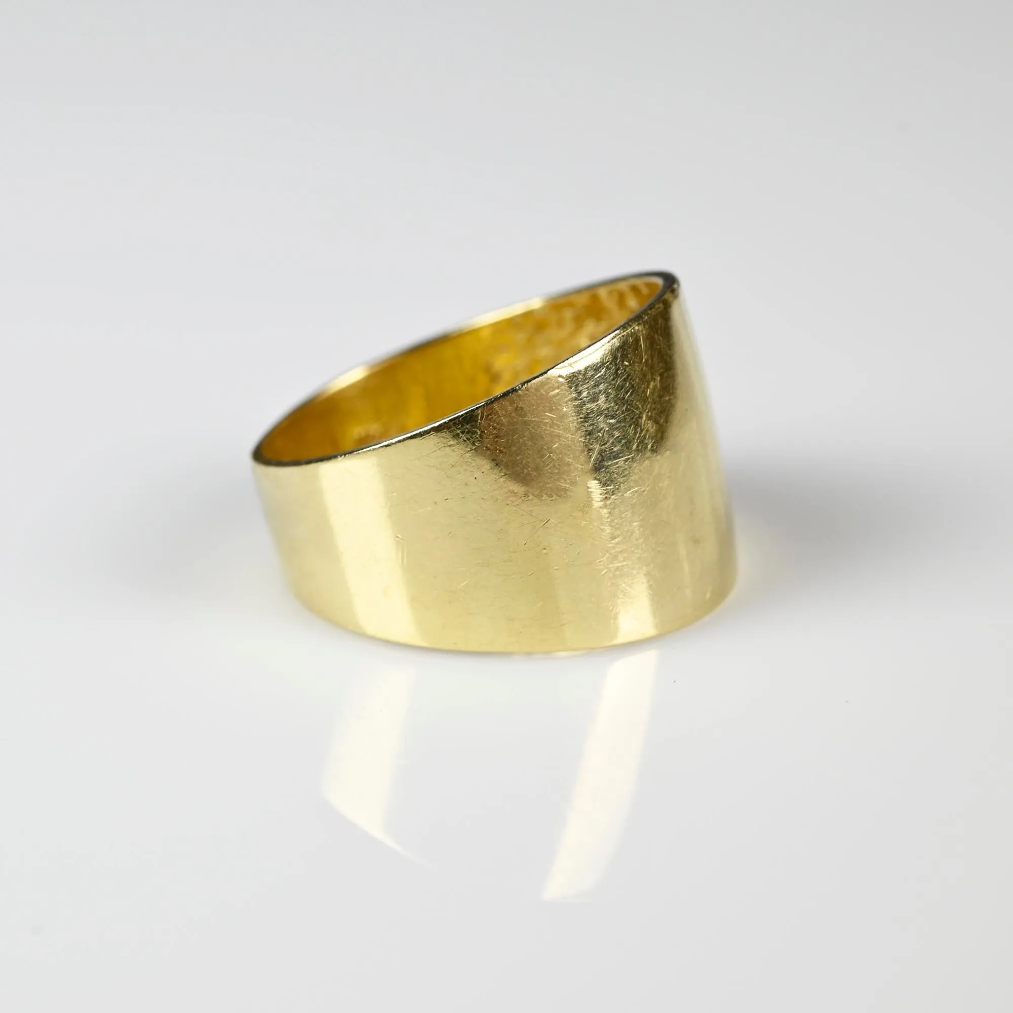 Estate Wide 14K Gold Graduated Band Ring