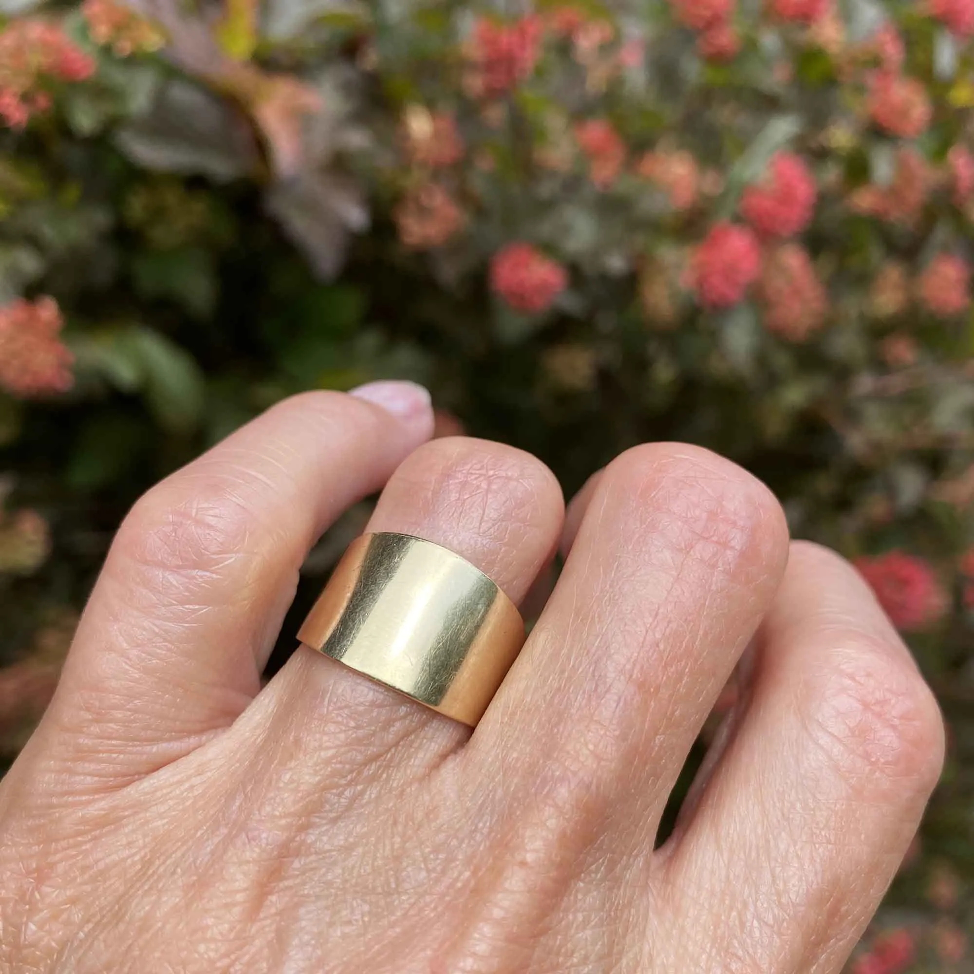 Estate Wide 14K Gold Graduated Band Ring