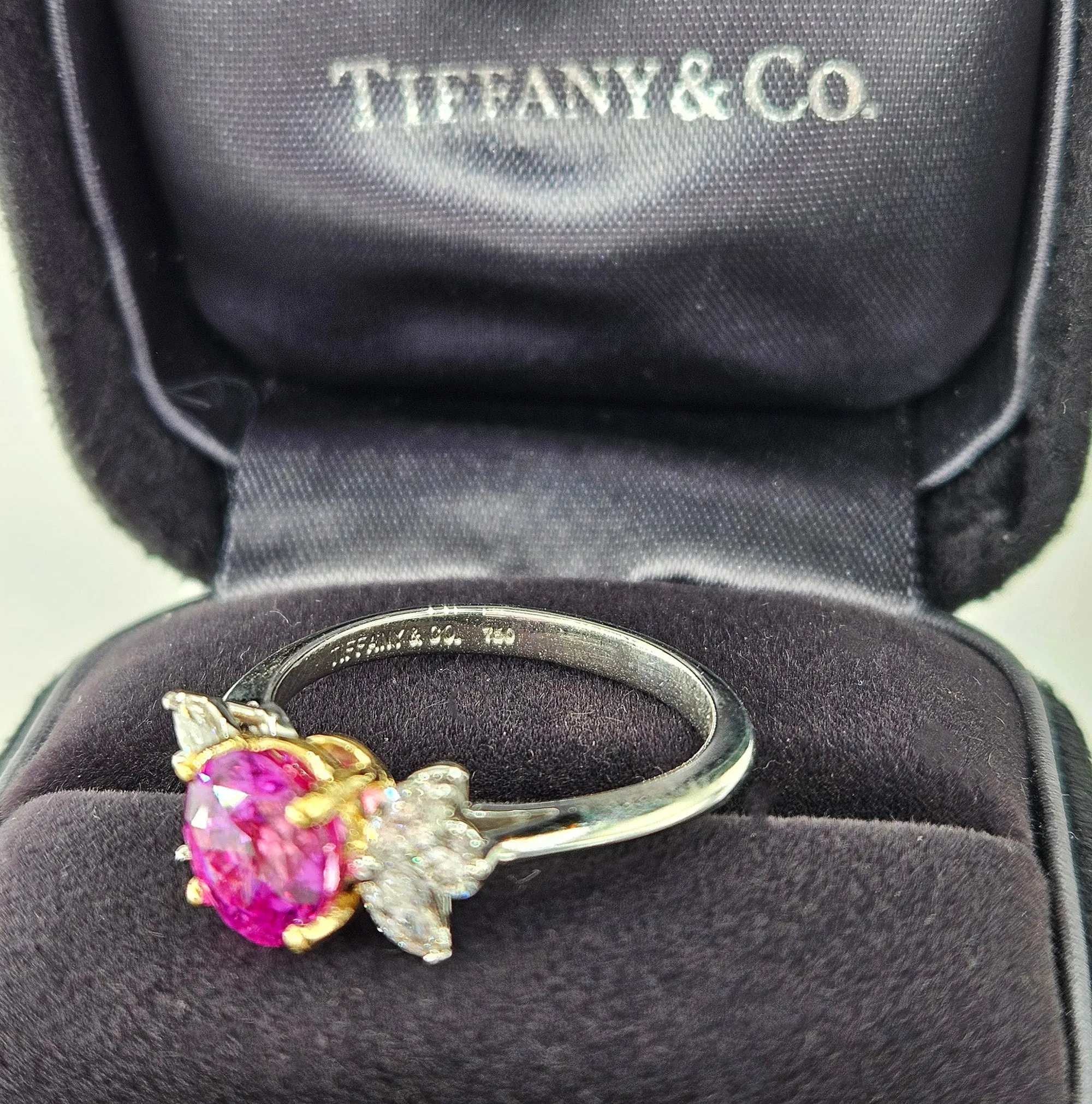 GIA Vintage TIFFANY & Co 2.60ctw Pink Sapphire and Diamond Platinum Ring