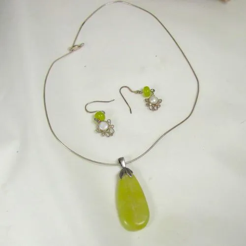 Handcrafted New Jade Gemstone Pendant Necklace with Earrings