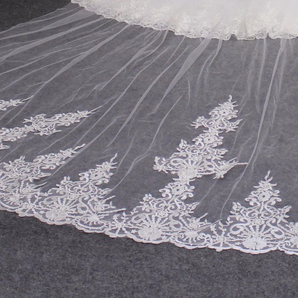 High Quality Cathedral One Layer Wedding Veil Fleur Appliques Lace with Comb