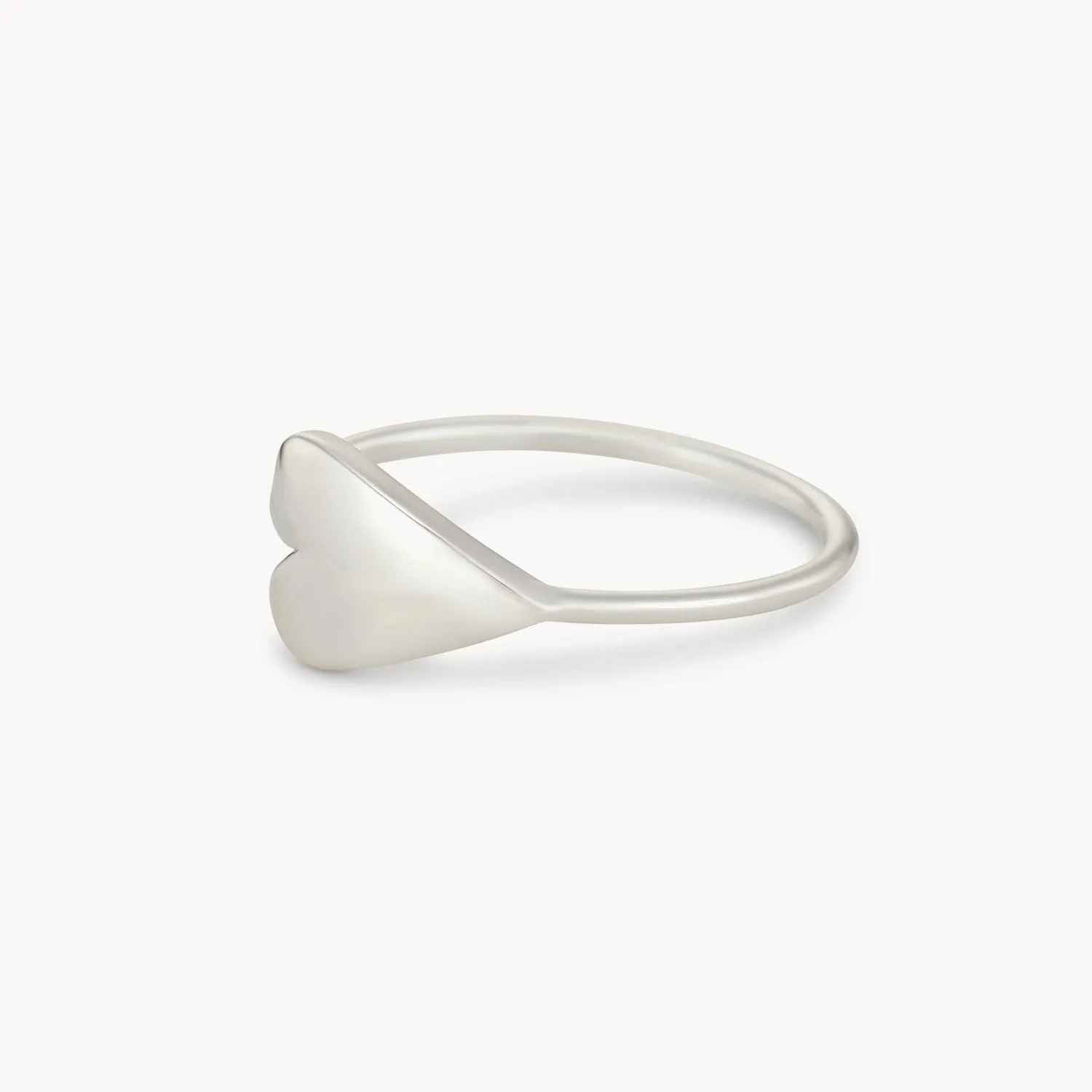 Lovely heart sideways ring silver