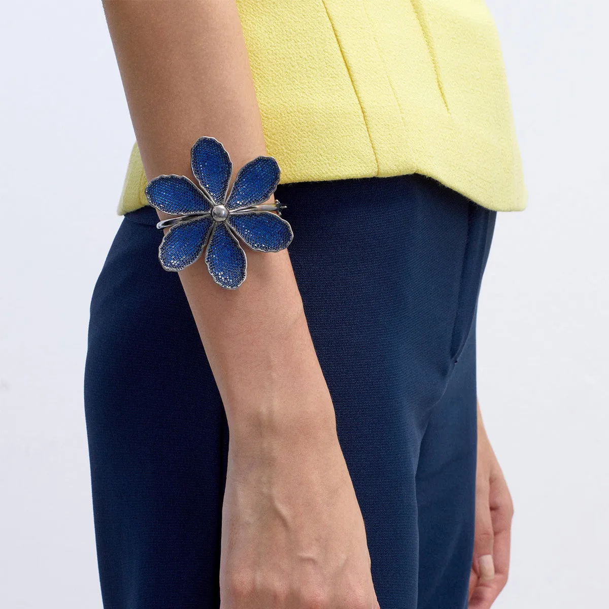 OVERSIZED MAGNOLIA BRACELET