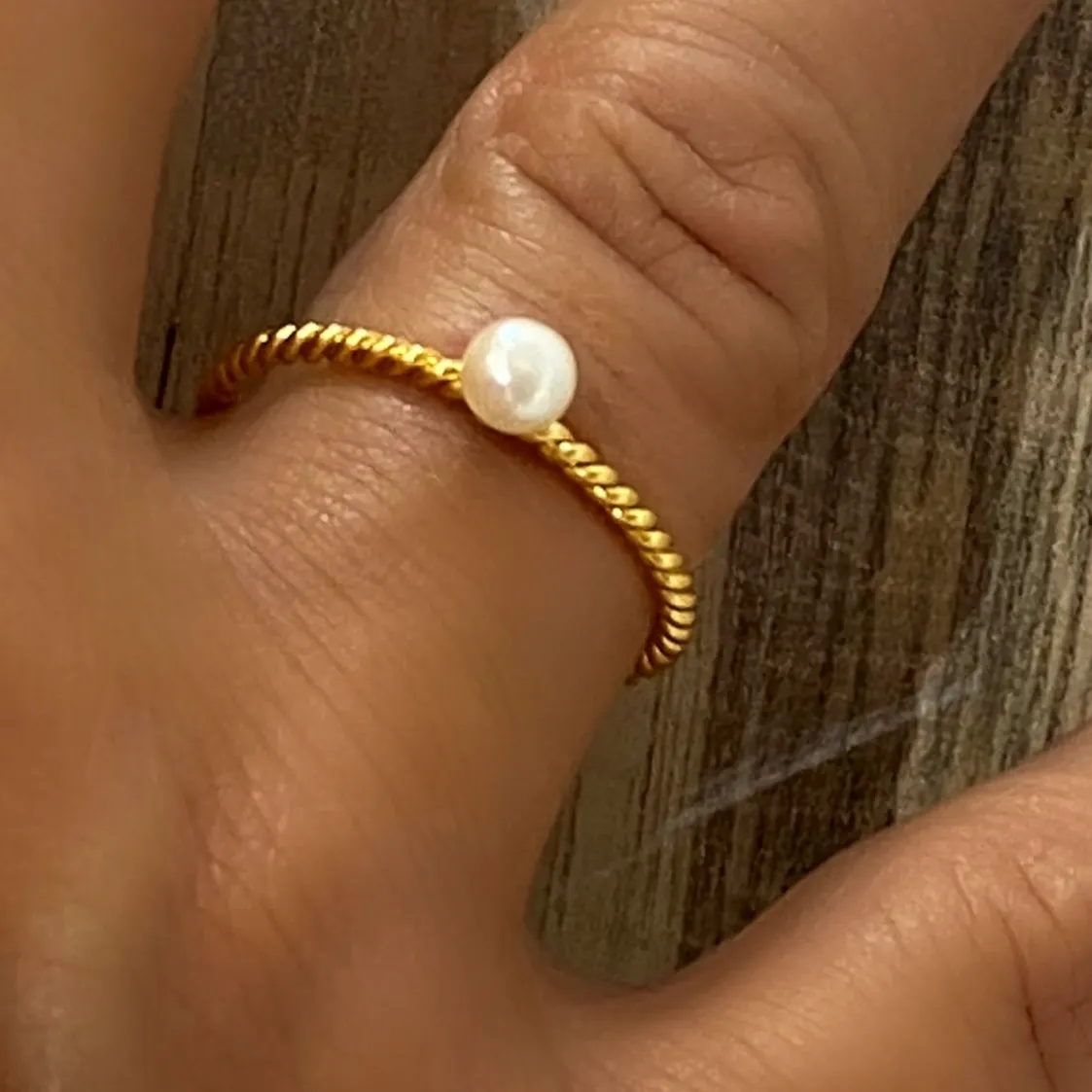 Pearl Twist Ring Gold