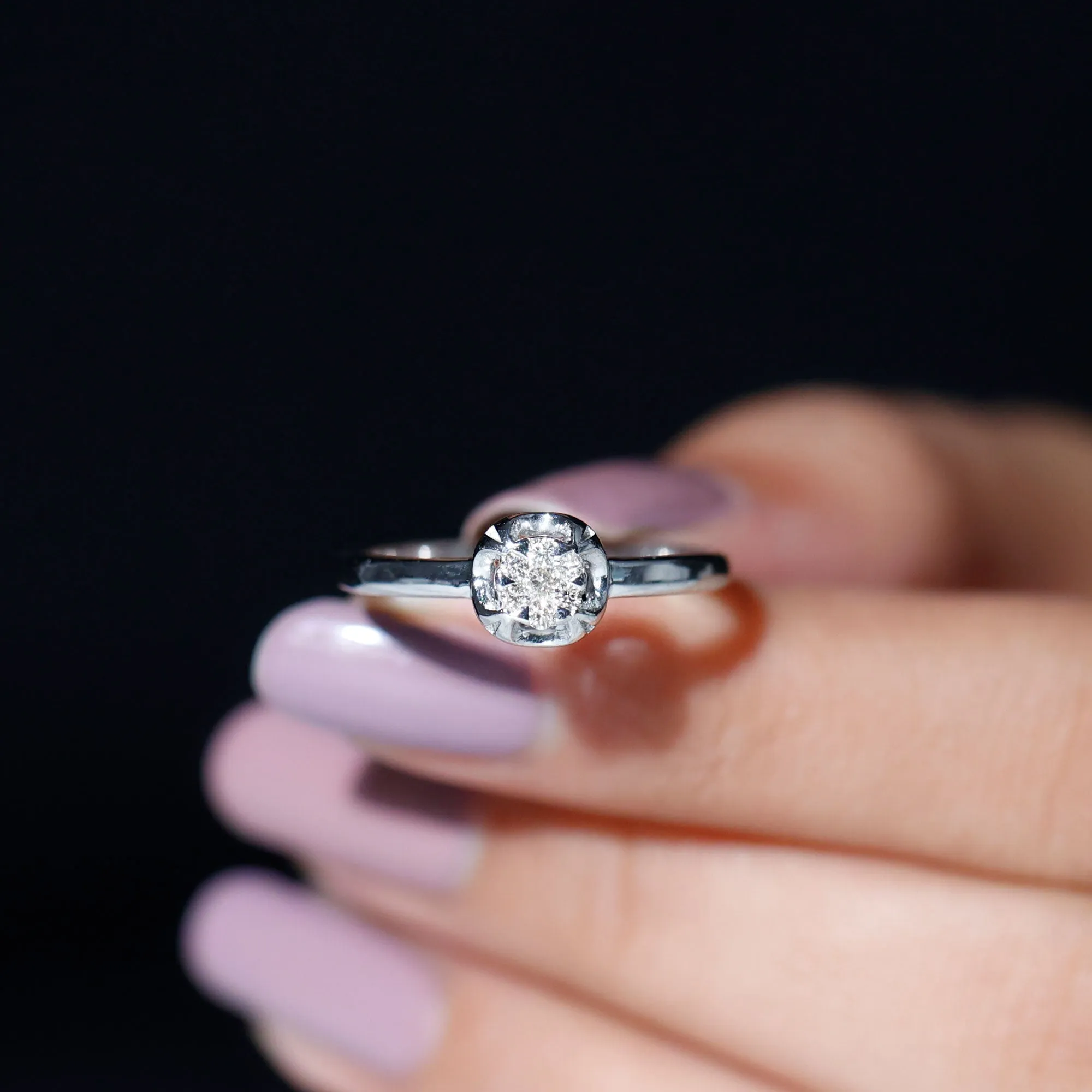 Round Shape Diamond Ring in Illusion Setting