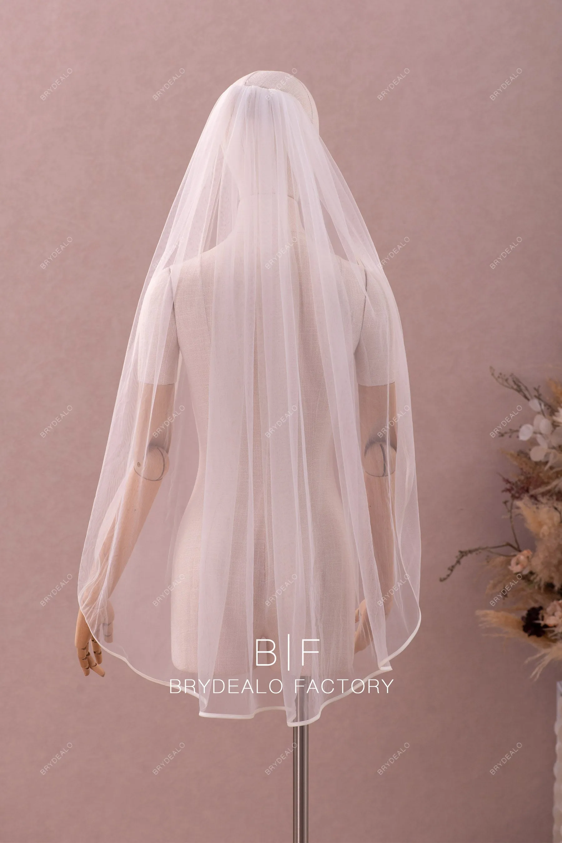 Simple Single-Tier Ribbon Fingertip Length  Bridal Veil For Sale