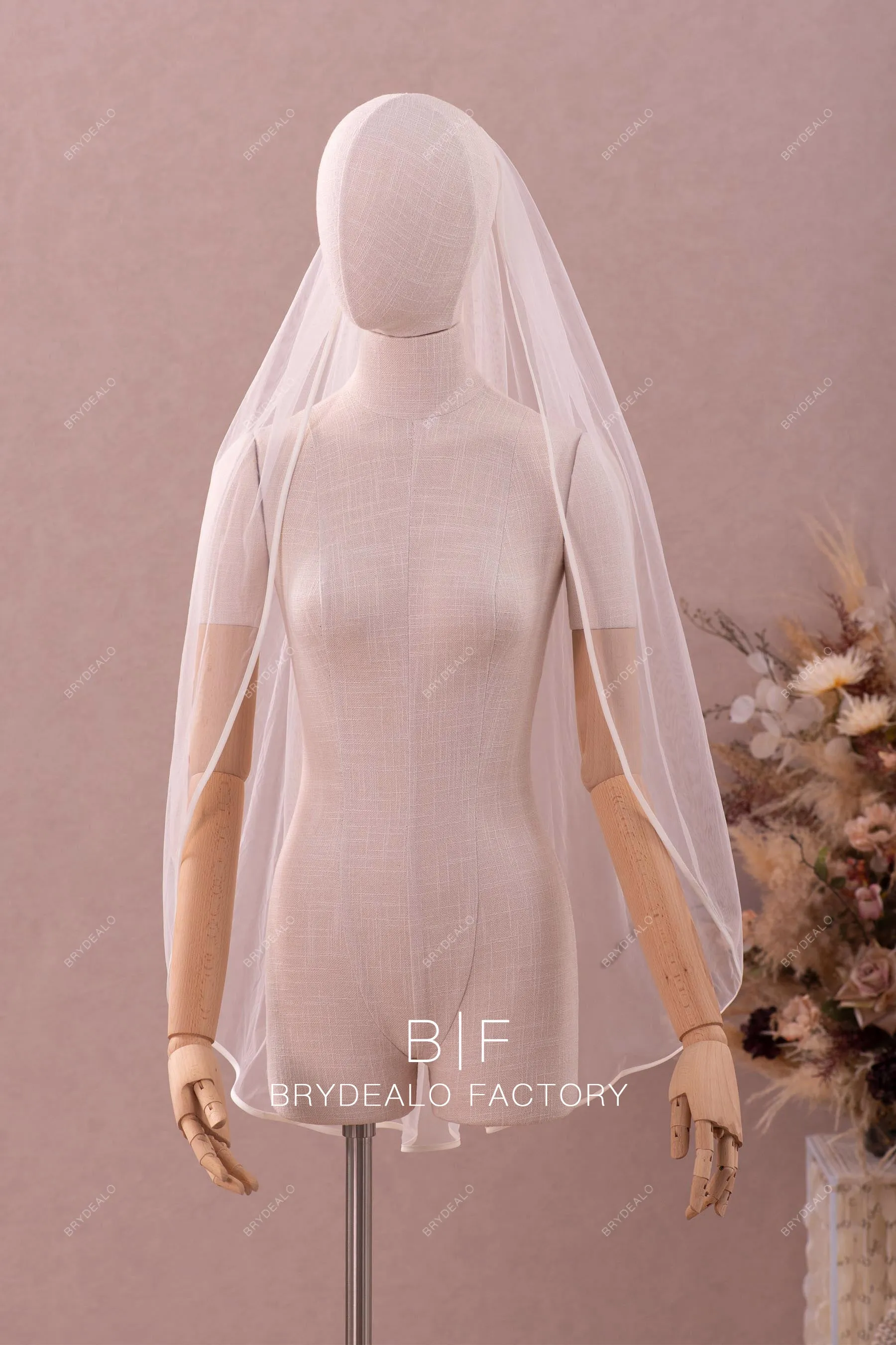 Simple Single-Tier Ribbon Fingertip Length  Bridal Veil For Sale