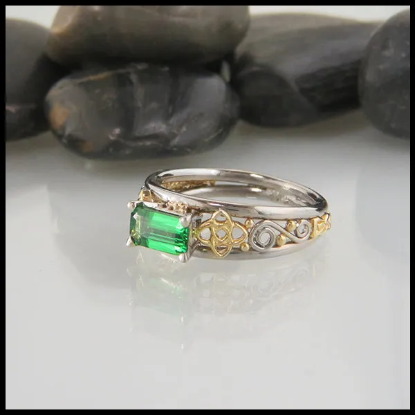 Tsavorite Garnet Starlight Custom Ring in Gold