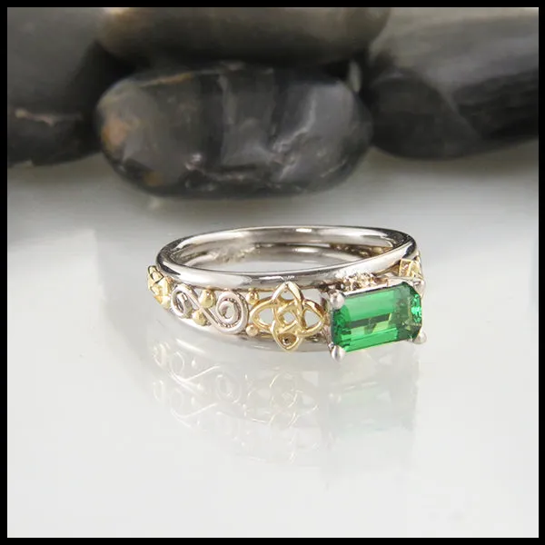 Tsavorite Garnet Starlight Custom Ring in Gold