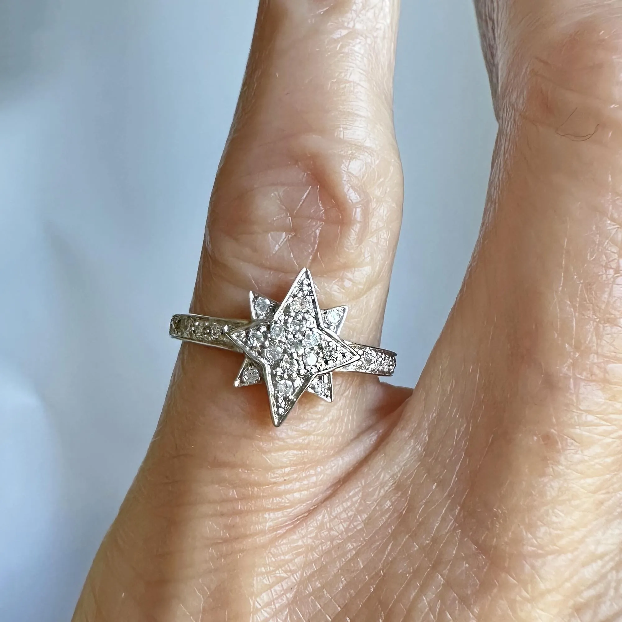 Vintage 14K White Gold Diamond Cluster Star Ring