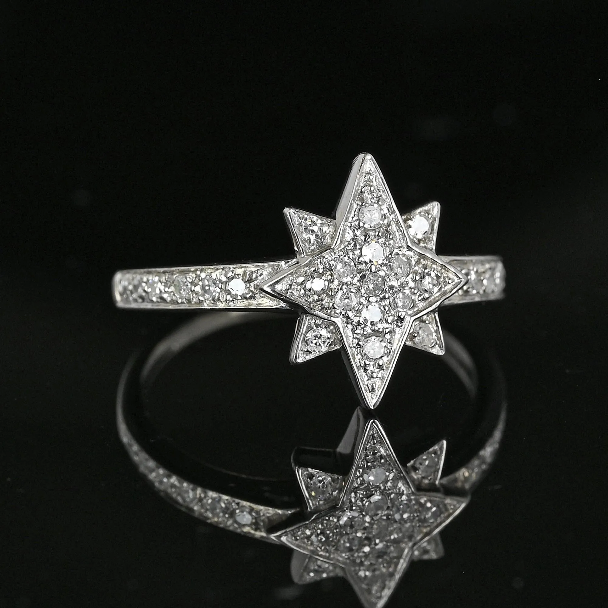 Vintage 14K White Gold Diamond Cluster Star Ring