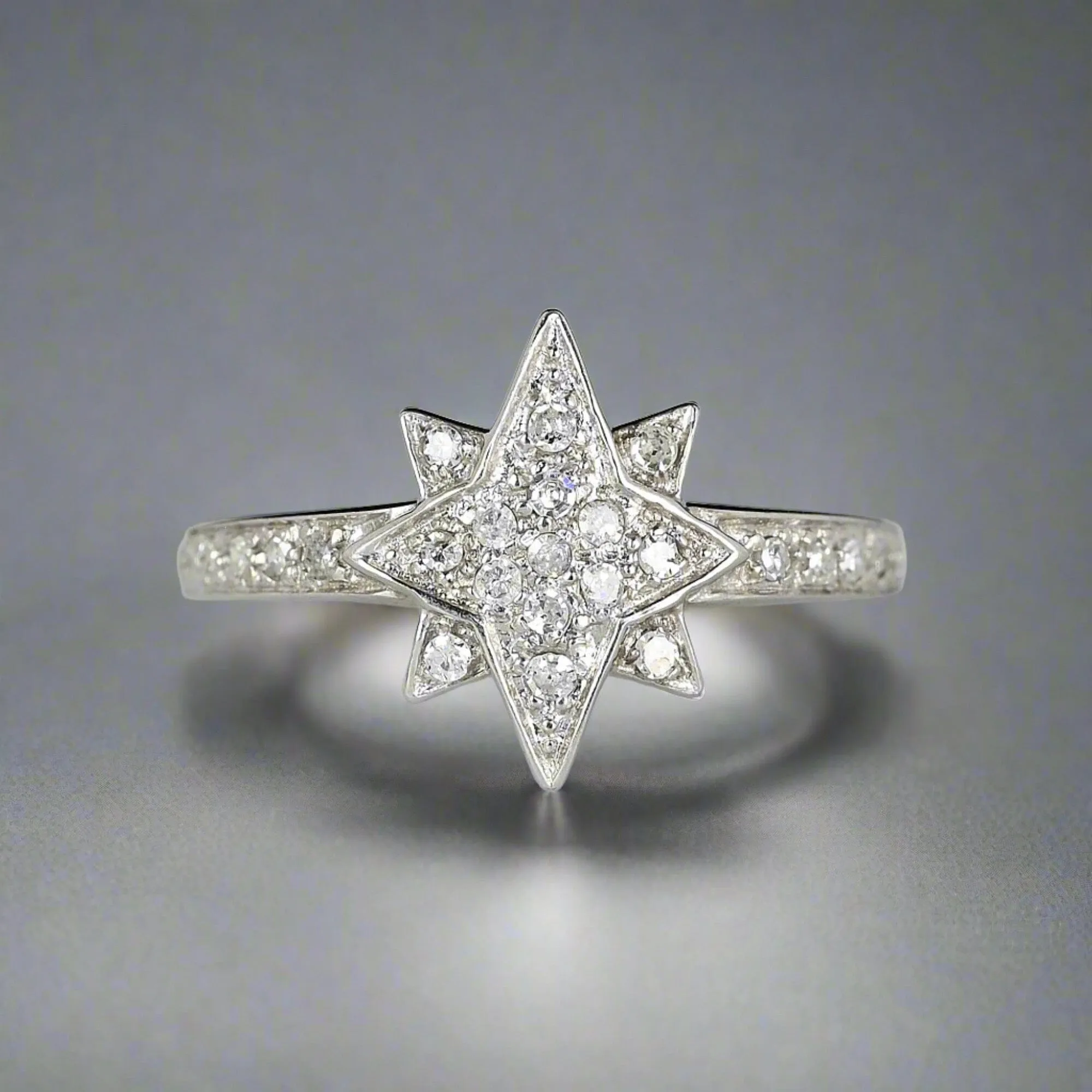 Vintage 14K White Gold Diamond Cluster Star Ring