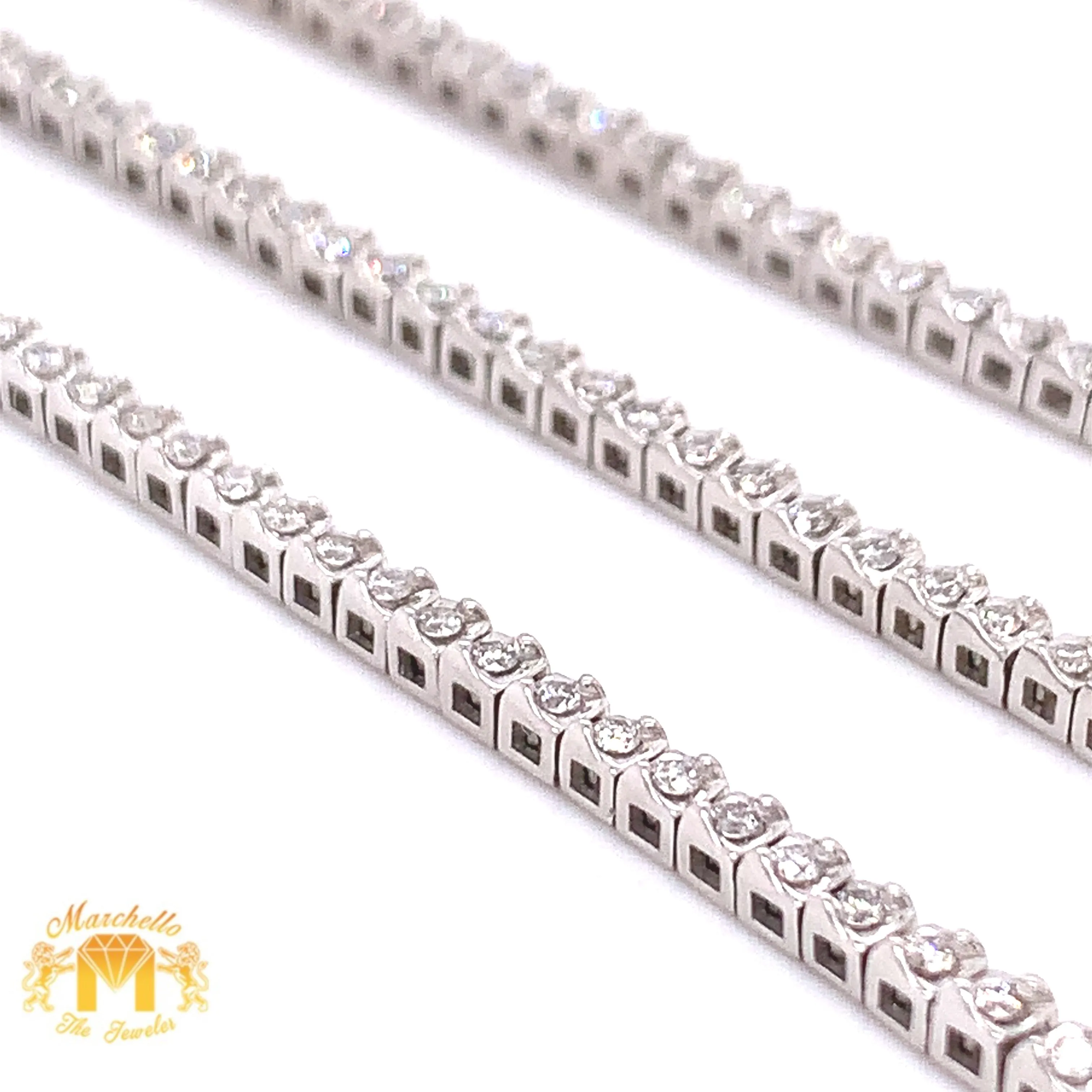 White Gold and Diamond Tennis Bracelet with Round Diamond (VS2 diamonds)