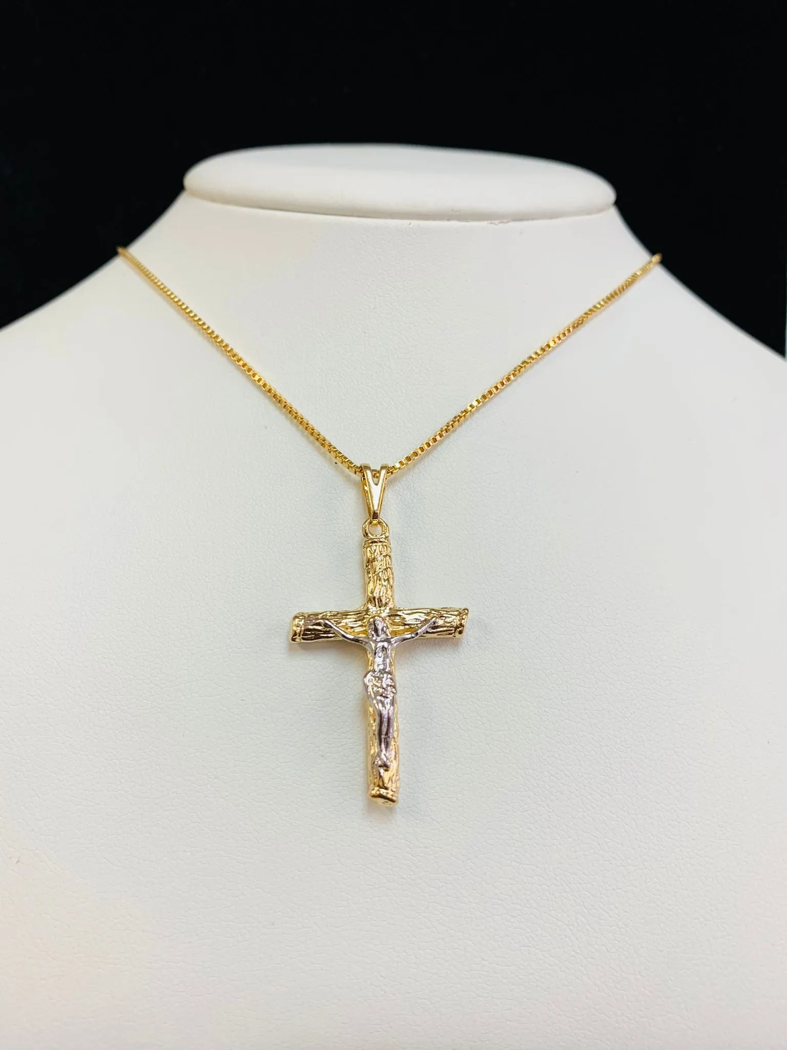 Womens Cross Necklace with Box Link Chain / Everyday Necklace for Womens Ladies Mens / Dainty Cross Pendant / Cadena de Cruz Oro