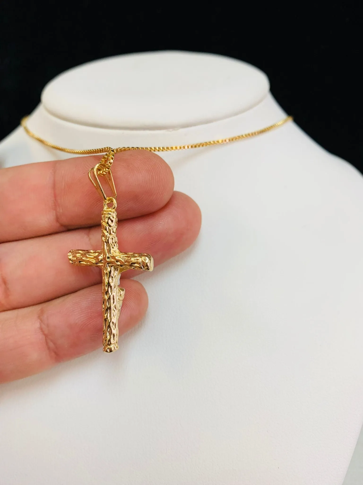 Womens Cross Necklace with Box Link Chain / Everyday Necklace for Womens Ladies Mens / Dainty Cross Pendant / Cadena de Cruz Oro