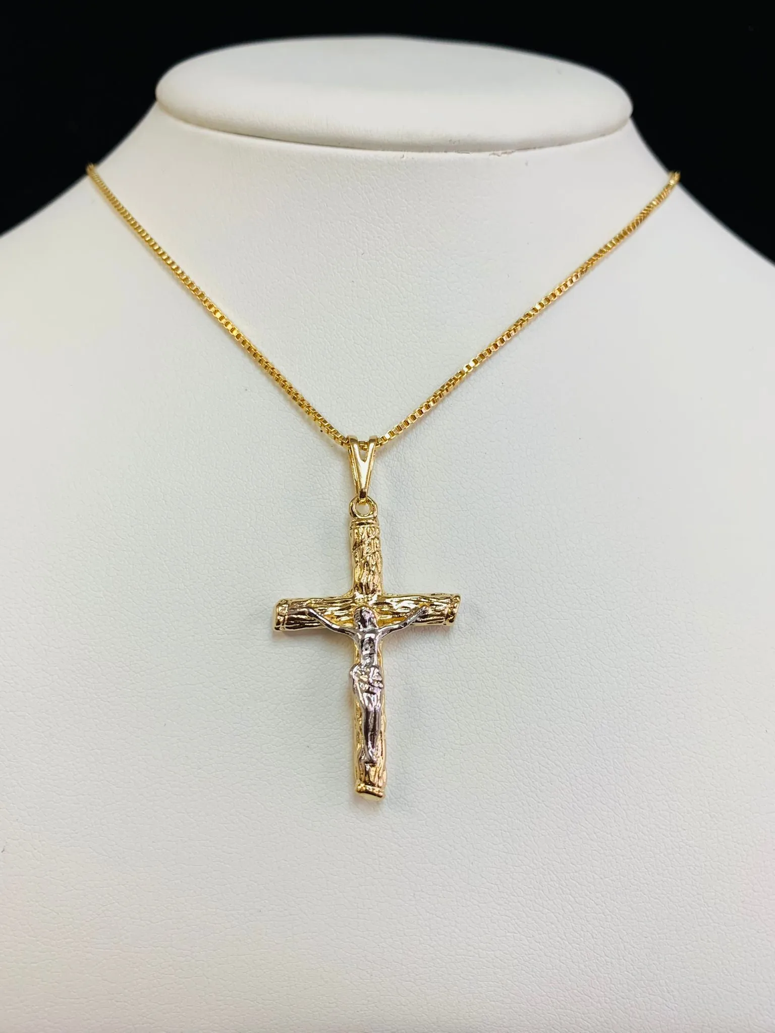 Womens Cross Necklace with Box Link Chain / Everyday Necklace for Womens Ladies Mens / Dainty Cross Pendant / Cadena de Cruz Oro