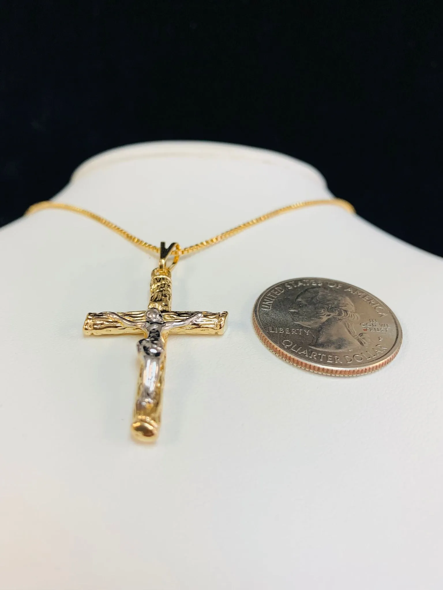 Womens Cross Necklace with Box Link Chain / Everyday Necklace for Womens Ladies Mens / Dainty Cross Pendant / Cadena de Cruz Oro